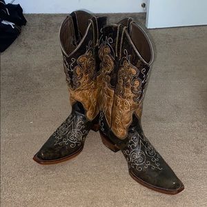 Cowgirl boots/ western boots